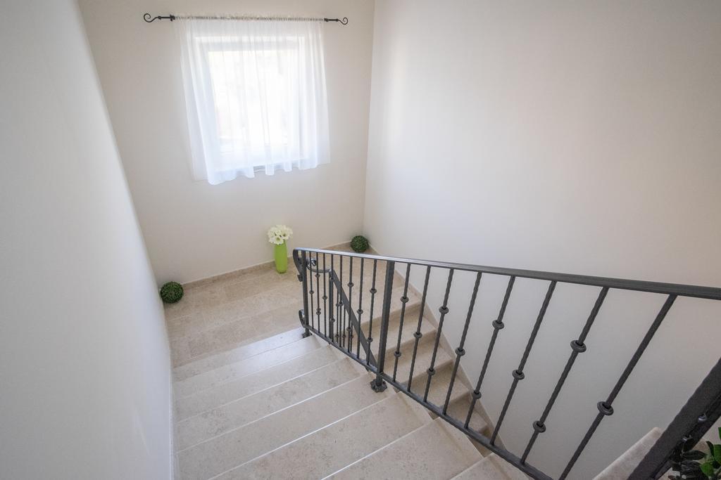Valdesara Apartment Malinska Ngoại thất bức ảnh