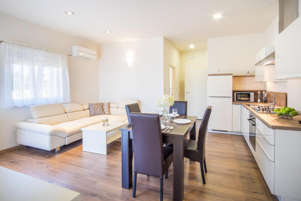 Valdesara Apartment Malinska Ngoại thất bức ảnh